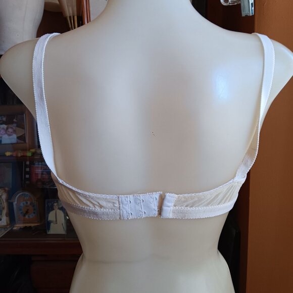 Vintage 34B Sears Bra White Lace Front Hook Closure Padded 197's - Picture 5 of 8